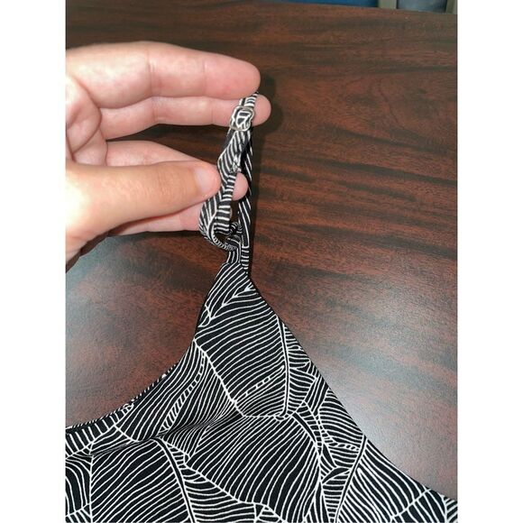 Sienna Sky Tie Front Black and White Tank Top - Picture 4 of 6